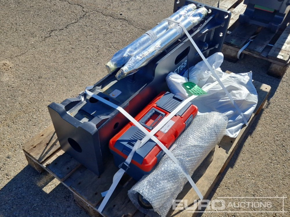 Strickland ST68 - Hydraulic hammer: picture 3 Strickland ST68 - Hydraulic hammer: picture 3