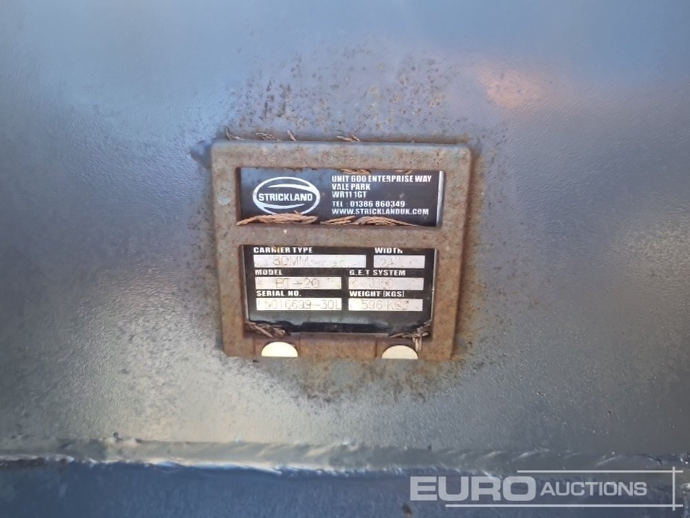 Strickland Set of 21T 18' Digging Bucket (S/N 145756), BT20 24' Digging Bucket (S/N 501669930L) - Bucket: picture 5 Strickland Set of 21T 18' Digging Bucket (S/N 145756), BT20 24' Digging Bucket (S/N 501669930L) - Bucket: picture 5