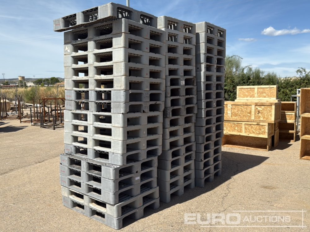 Various European Plastic Pallets (800mm x 1200mm) - Construction equipment: picture 1 Various European Plastic Pallets (800mm x 1200mm) - Construction equipment: picture 1