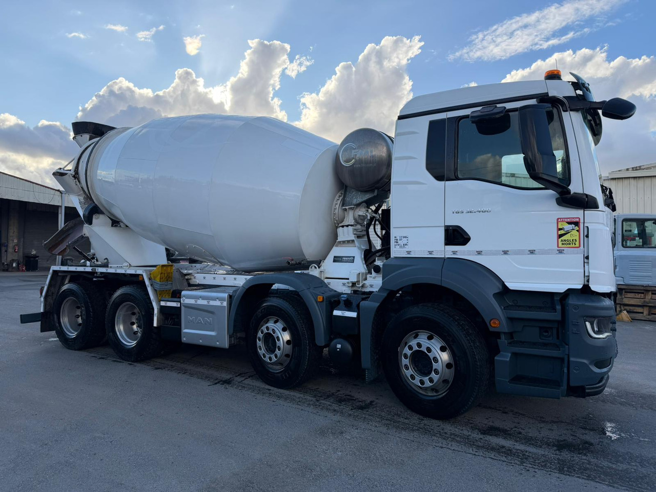 Camion béton MAN TGS 32.400 GQ-872-LT - Concrete mixer truck: picture 3 Camion béton MAN TGS 32.400 GQ-872-LT - Concrete mixer truck: picture 3