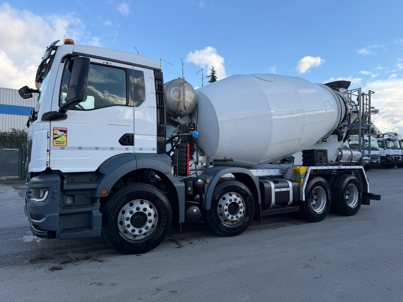 Camion béton MAN TGS 32.400 GQ-872-LT - Concrete mixer truck: picture 2 Camion béton MAN TGS 32.400 GQ-872-LT - Concrete mixer truck: picture 2