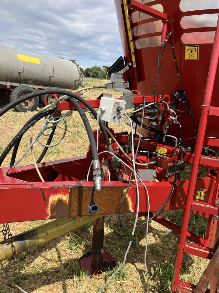 BVL Futtermischwagen V-Mix 18 2S - Forage mixer wagon: picture 3 BVL Futtermischwagen V-Mix 18 2S - Forage mixer wagon: picture 3