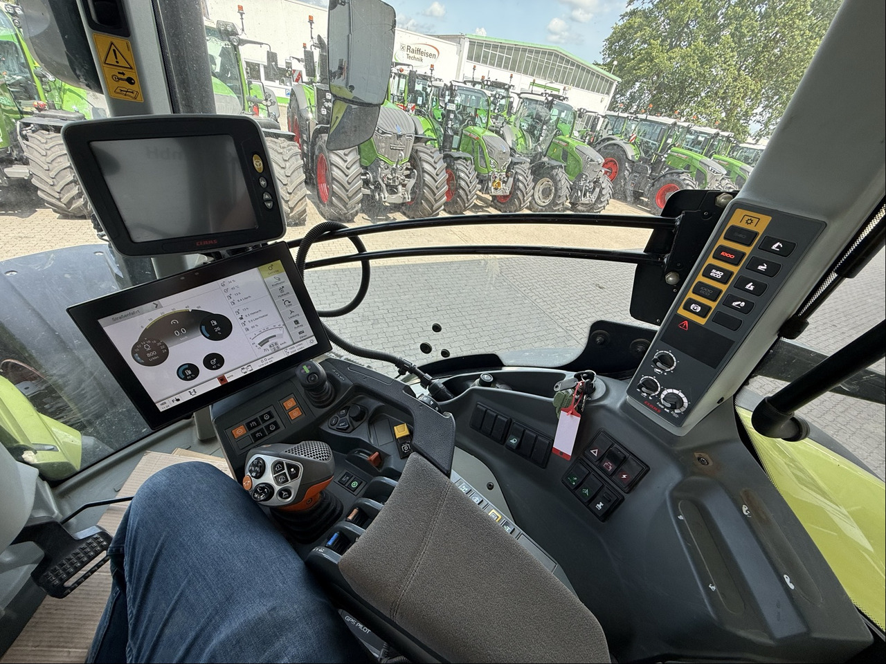 Claas Axion 960 - Farm tractor: picture 3 Claas Axion 960 - Farm tractor: picture 3