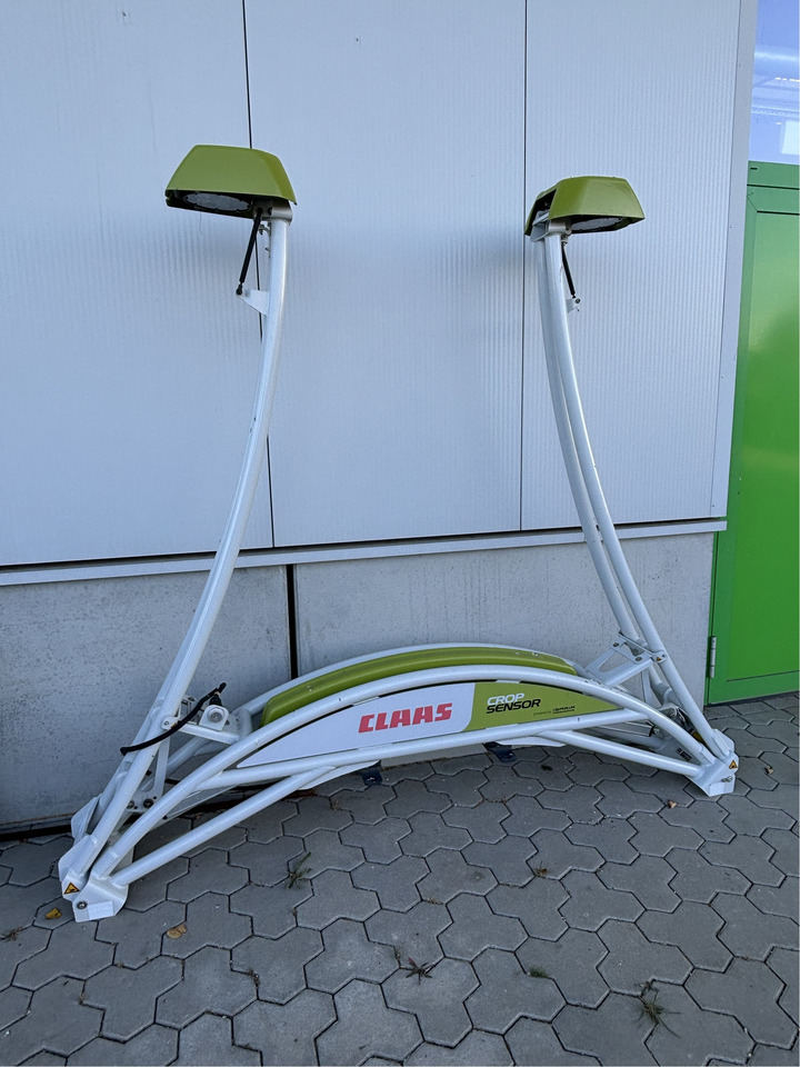 Claas Crop Sensor Isaria Frontanbau - Farm tractor: picture 1 Claas Crop Sensor Isaria Frontanbau - Farm tractor: picture 1