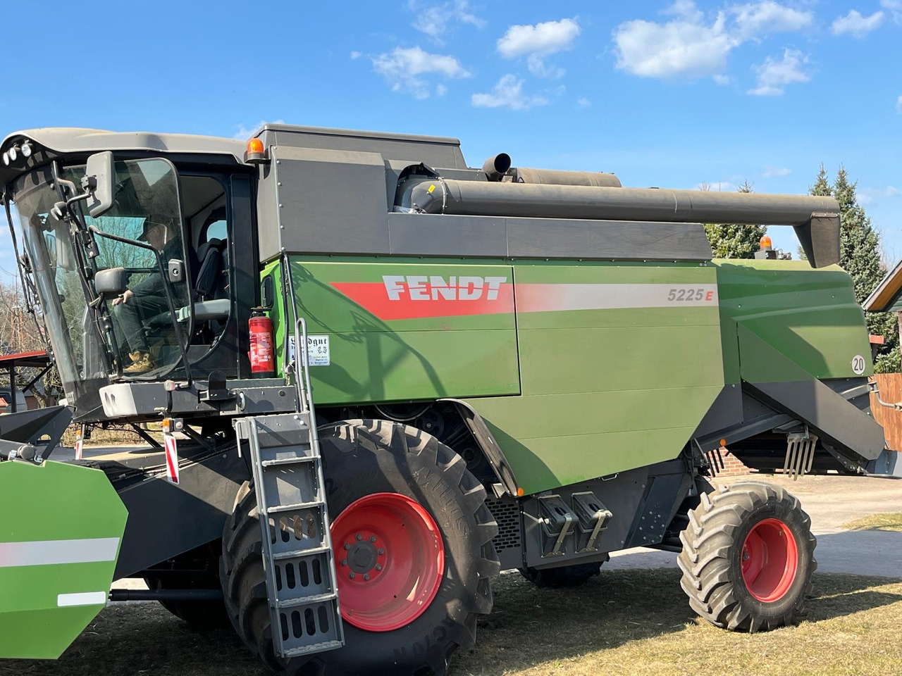 Fendt 5225 E 5,50m PowerFlow Schneiwerk - Combine harvester: picture 2 Fendt 5225 E 5,50m PowerFlow Schneiwerk - Combine harvester: picture 2