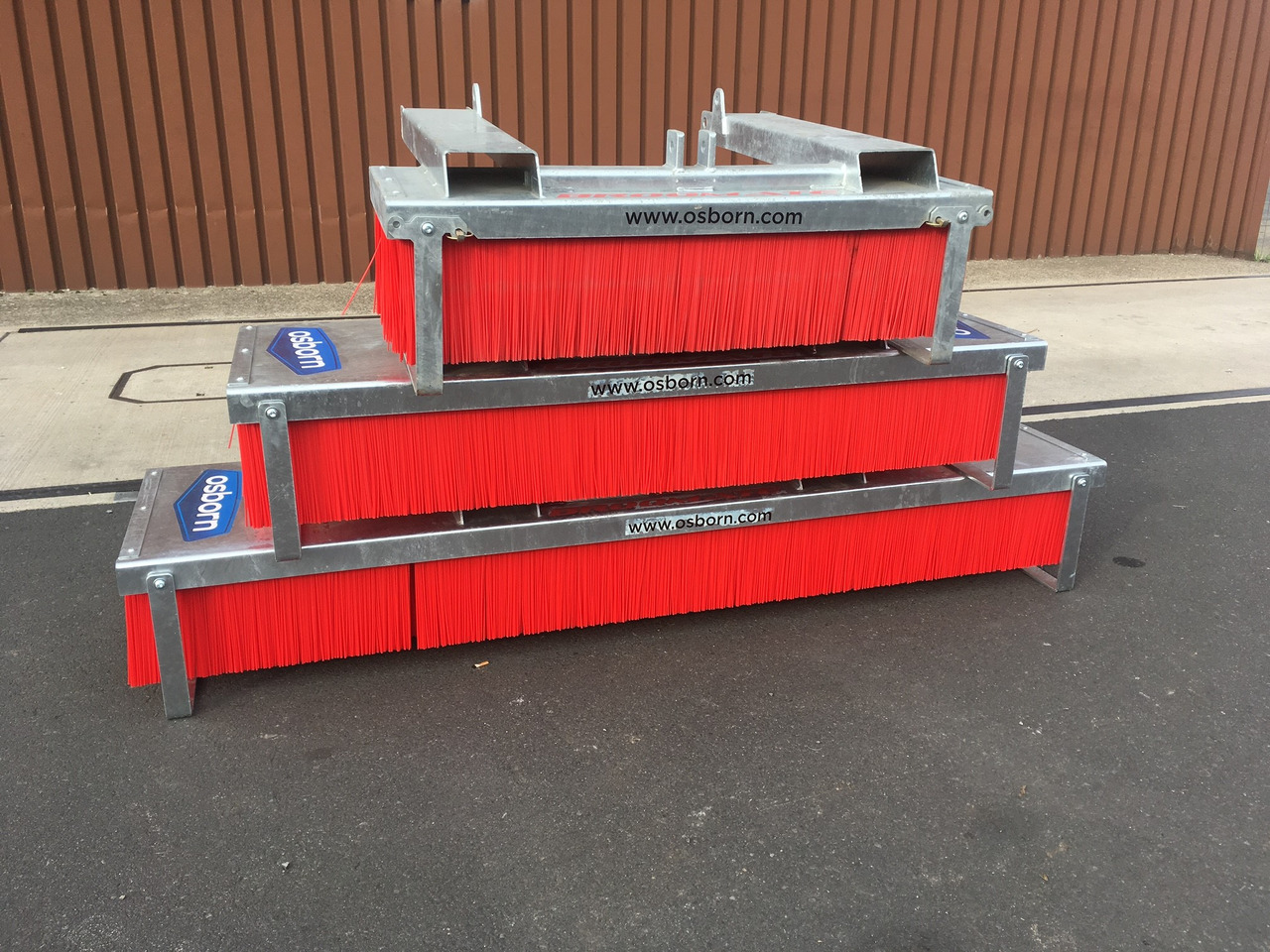 Osborn Broomate Maximate APR-240 - Livestock equipment: picture 1 Osborn Broomate Maximate APR-240 - Livestock equipment: picture 1