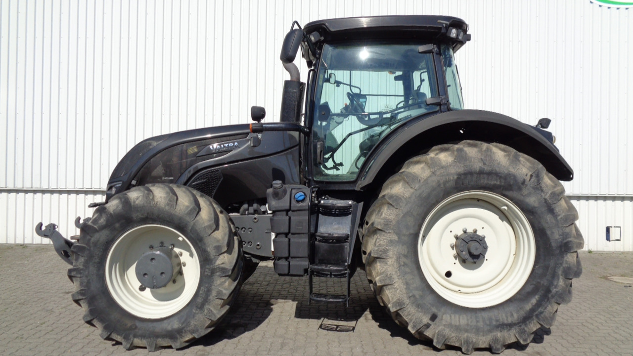 Valtra S374 - Farm tractor: picture 1 Valtra S374 - Farm tractor: picture 1