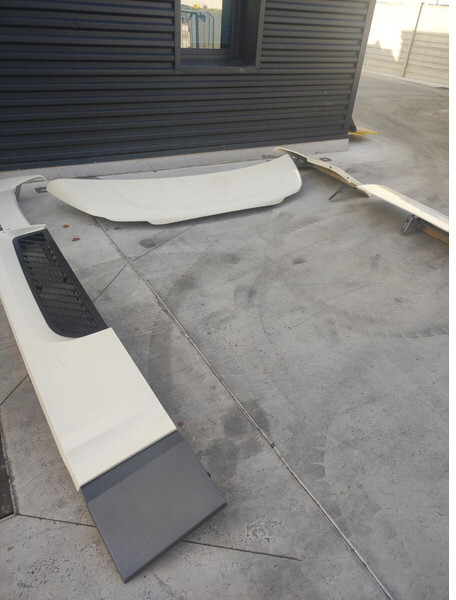 DAF XF106 - XF 106 - Aerodynamics/ Spoiler for Truck: picture 3 DAF XF106 - XF 106 - Aerodynamics/ Spoiler for Truck: picture 3