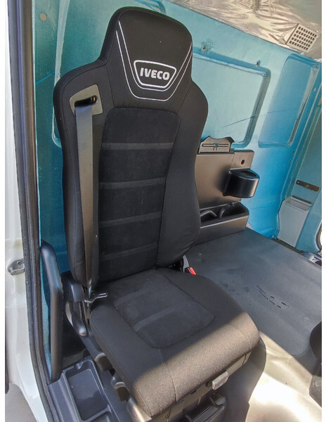 Cab and interior for Truck Iveco STRALIS HI STREET - TRAKKER Euro 6: picture 11