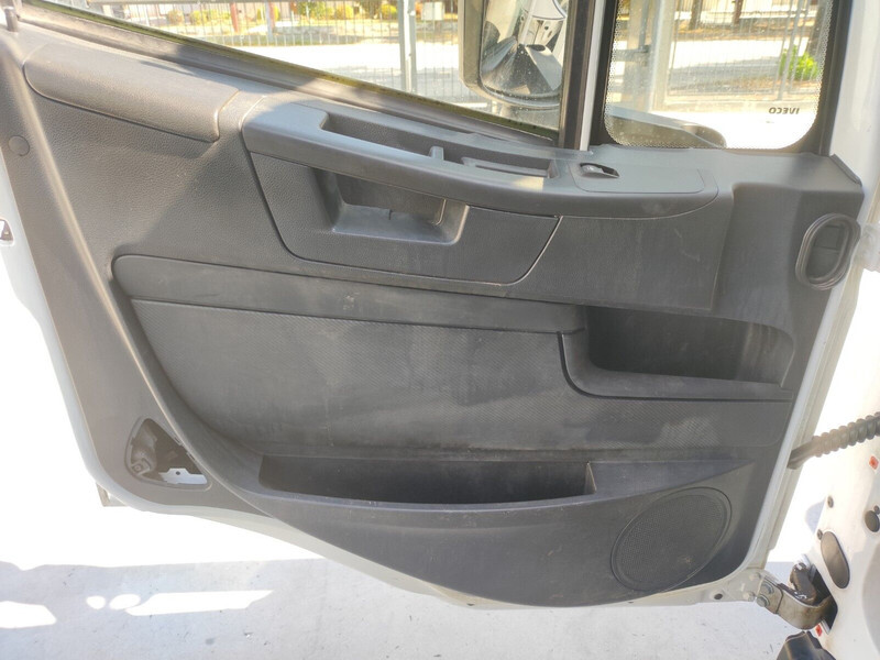 Cab and interior for Truck Iveco Stralis Euro 6: picture 10