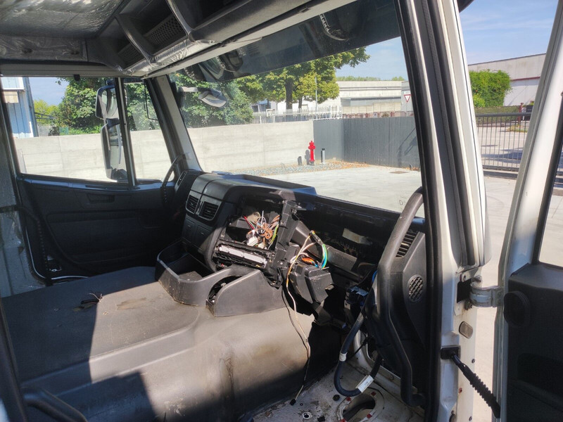 Cab and interior for Truck Iveco Stralis Euro 6: picture 7