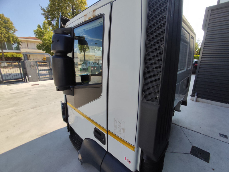Cab and interior for Truck Iveco Stralis Euro 6: picture 13