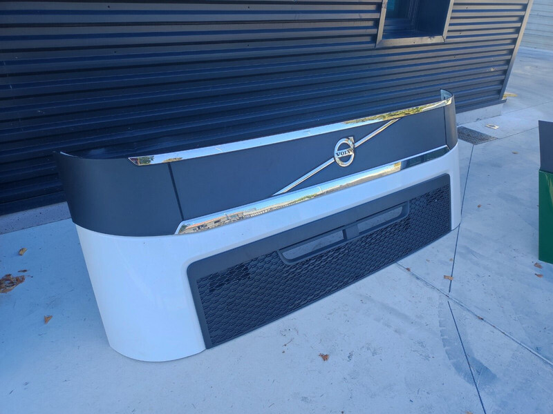 Volvo FH13 FH16 - Bumper for Truck: picture 3 Volvo FH13 FH16 - Bumper for Truck: picture 3