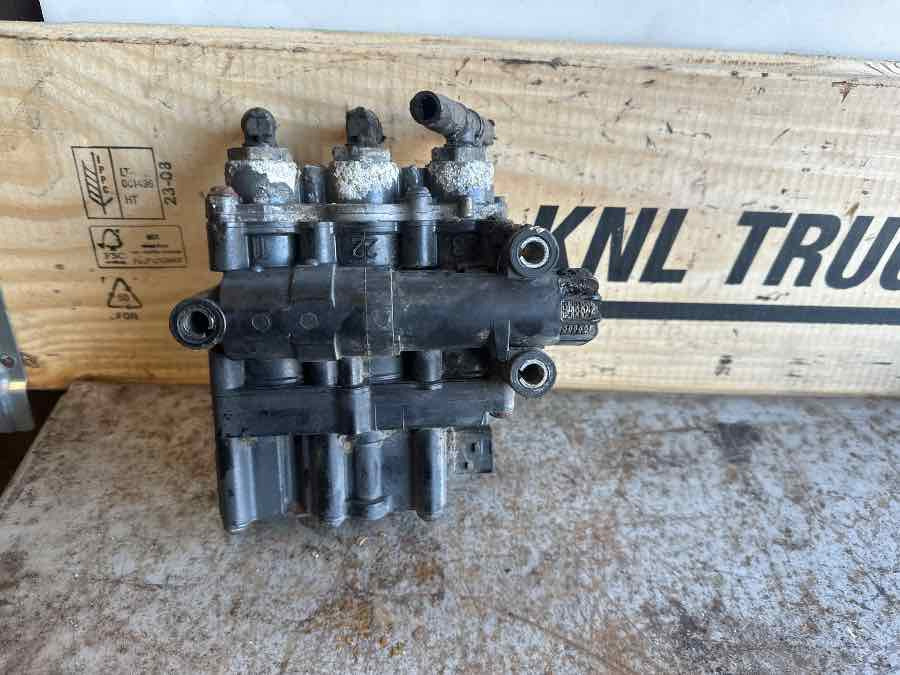 DAF ECAS VALVE 2020257 - Brake valve for Truck: picture 1 DAF ECAS VALVE 2020257 - Brake valve for Truck: picture 1