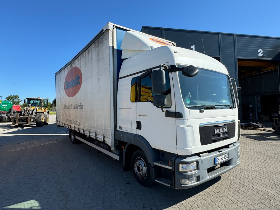 MAN CABINE F99L/R37 - Cab for Truck: picture 2 MAN CABINE F99L/R37 - Cab for Truck: picture 2