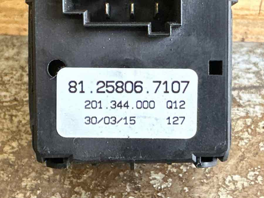 MAN ECU DOOR 81.25806-7107 - Cab and interior for Truck: picture 3 MAN ECU DOOR 81.25806-7107 - Cab and interior for Truck: picture 3