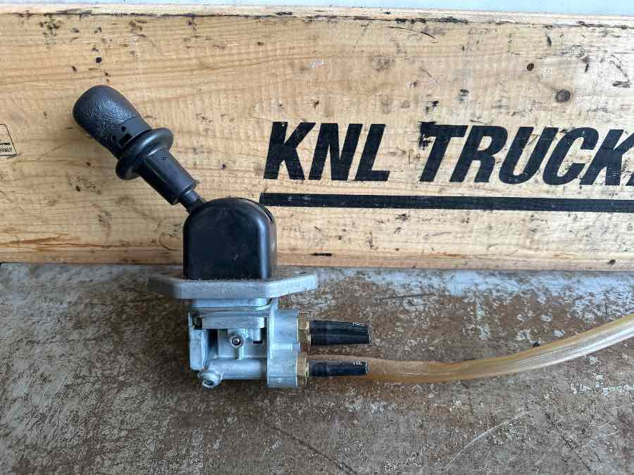 MAN HANDBRAKE 81.52315-6208 - Cab and interior for Truck: picture 1 MAN HANDBRAKE 81.52315-6208 - Cab and interior for Truck: picture 1