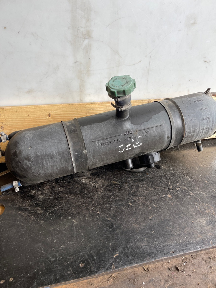 SCANIA EXPANSION TANK 2479743 - Cooling system for Truck: picture 1 SCANIA EXPANSION TANK 2479743 - Cooling system for Truck: picture 1
