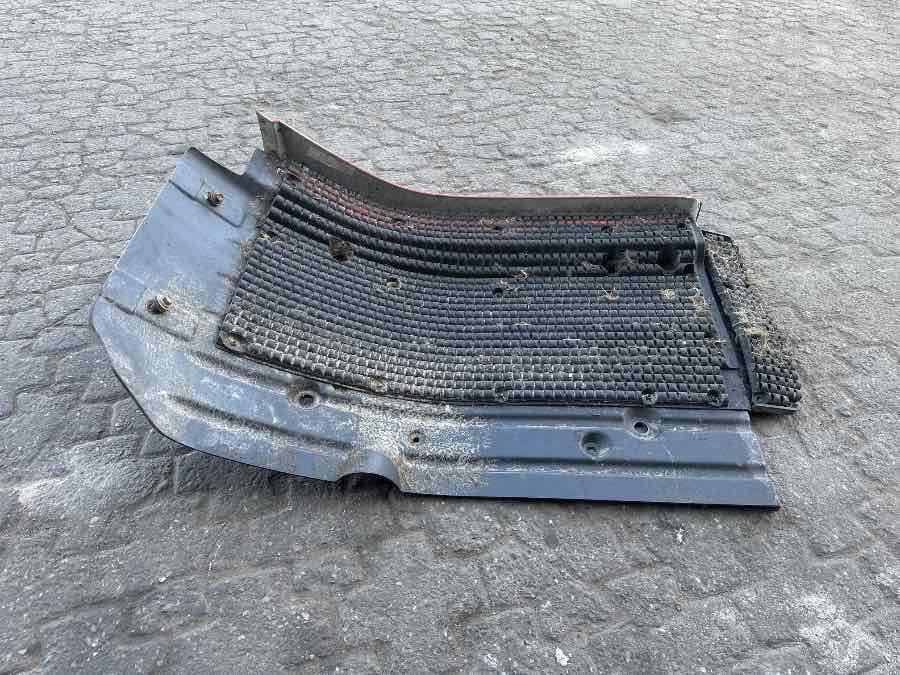 SCANIA MUDGUARD LEFT - Body and exterior for Truck: picture 2 SCANIA MUDGUARD LEFT - Body and exterior for Truck: picture 2