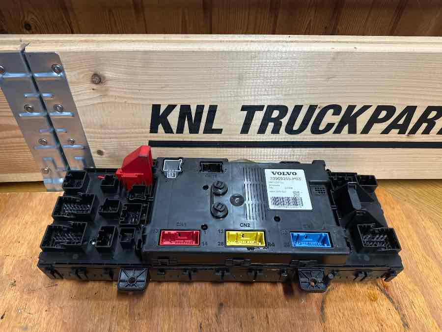 VOLVO FUSE BOKS 23909355 - Cab and interior for Truck: picture 2 VOLVO FUSE BOKS 23909355 - Cab and interior for Truck: picture 2