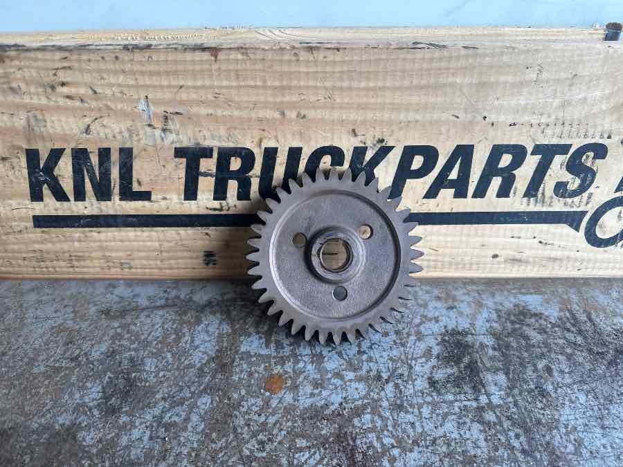 VOLVO GEAR 8131292 - Engine and parts for Truck: picture 1 VOLVO GEAR 8131292 - Engine and parts for Truck: picture 1