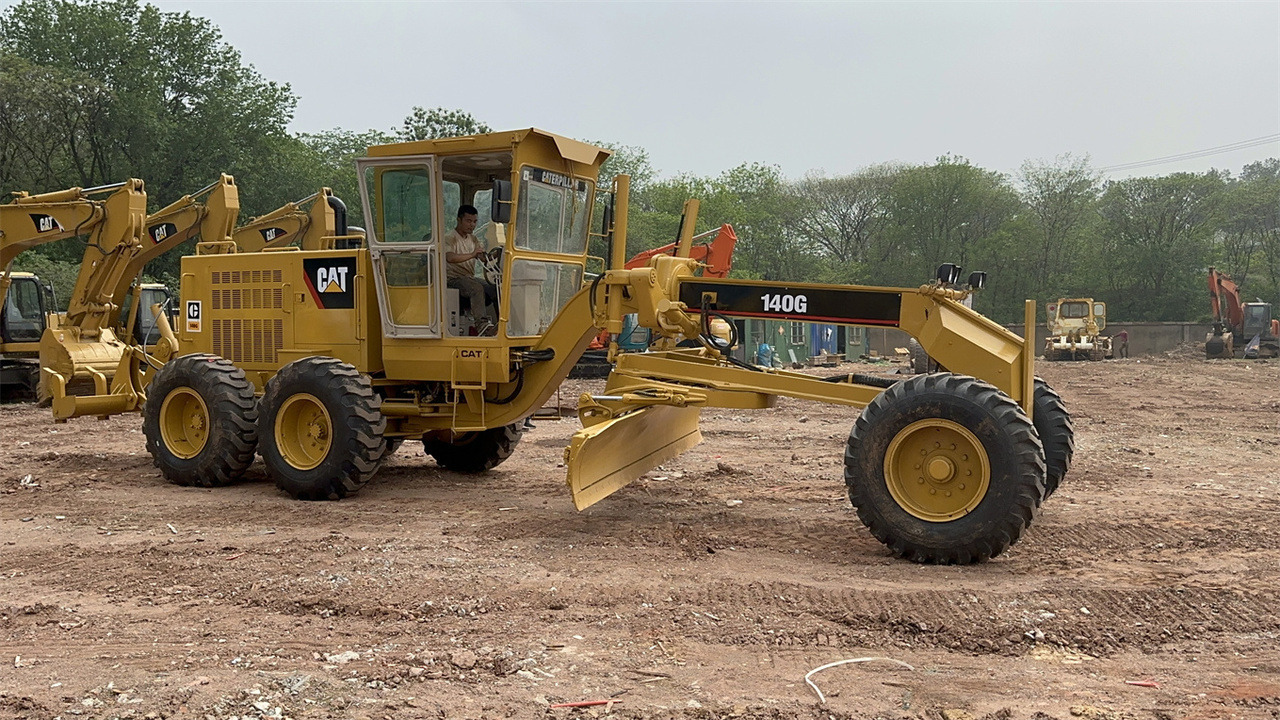 CATERPILLAR 140G - Grader: picture 4 CATERPILLAR 140G - Grader: picture 4