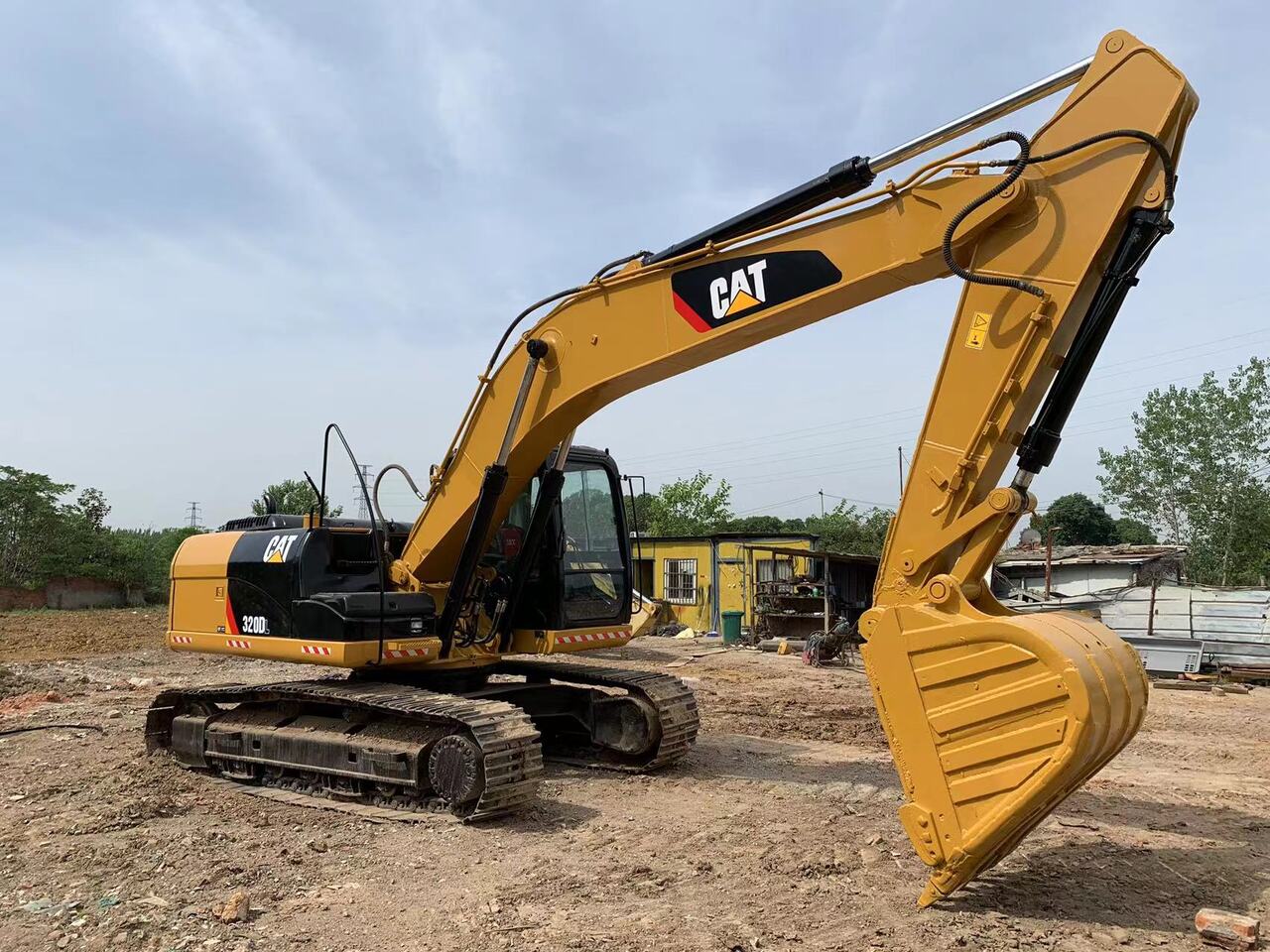 CATERPILLAR 320DL - Crawler excavator: picture 4 CATERPILLAR 320DL - Crawler excavator: picture 4