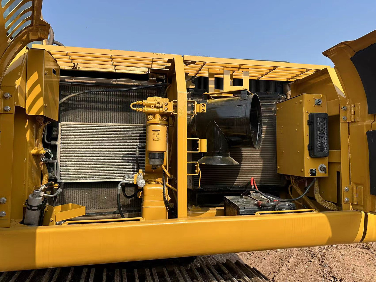Leasing of CATERPILLAR 325C CATERPILLAR 325C: picture 10