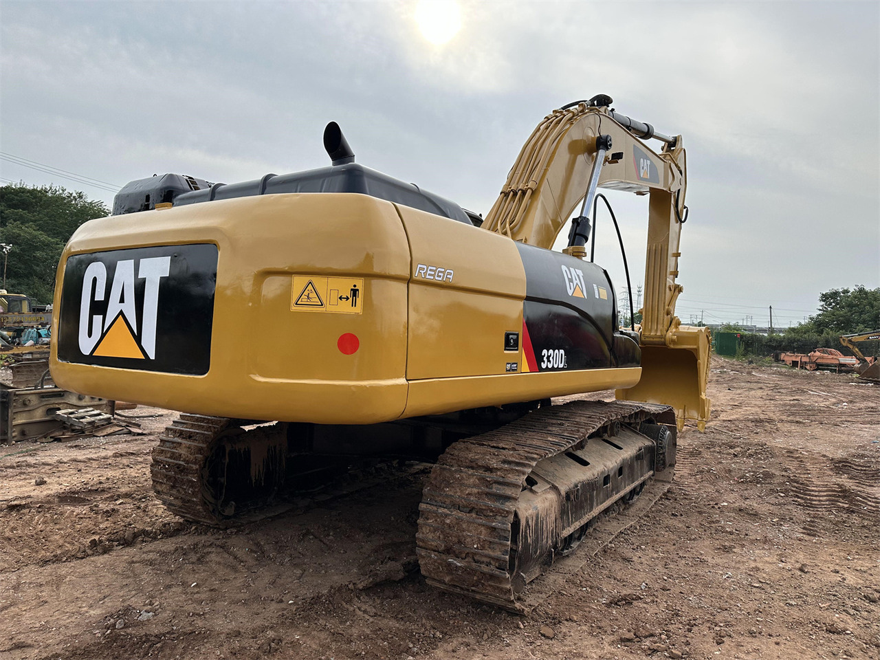 Crawler excavator CATERPILLAR 330D: picture 6