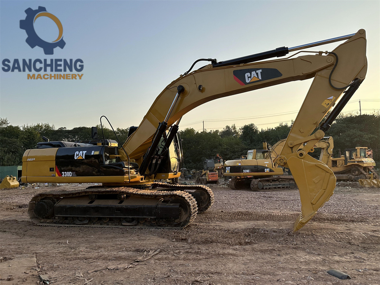 Crawler excavator CATERPILLAR 330D2L: picture 10