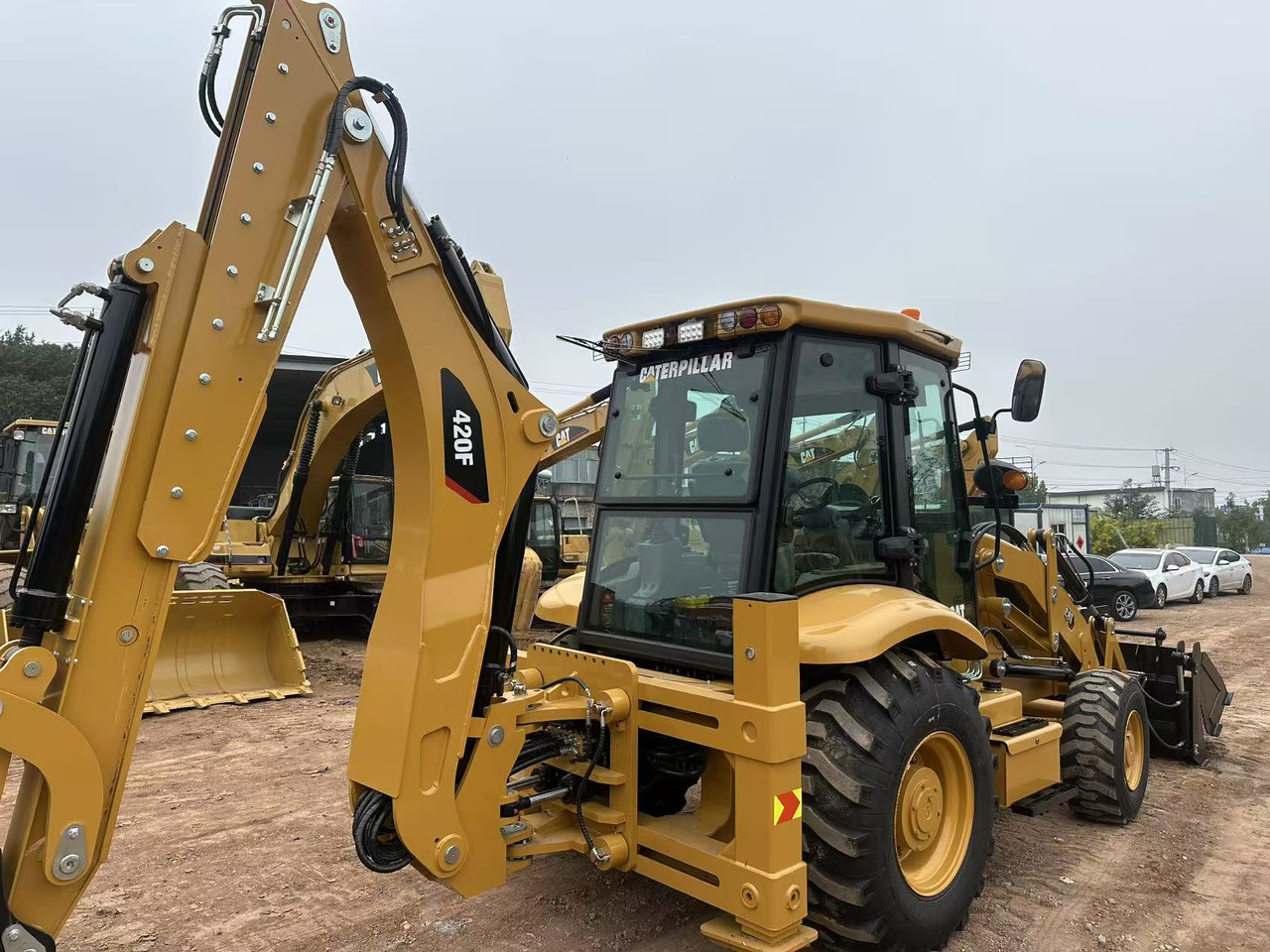 CATERPILLAR 420F2 - Backhoe loader: picture 4 CATERPILLAR 420F2 - Backhoe loader: picture 4