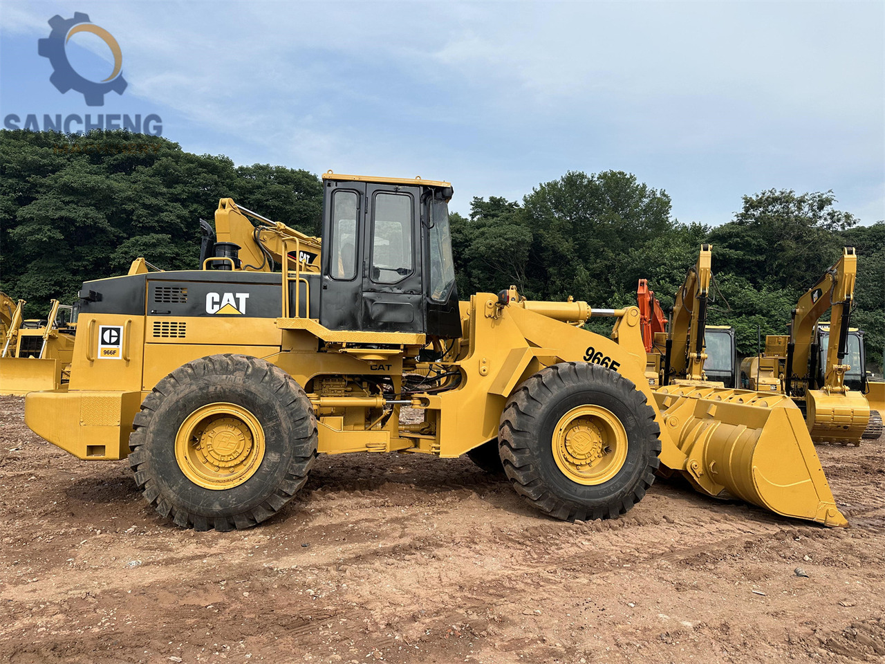 Wheel loader CATERPILLAR 966F: picture 6