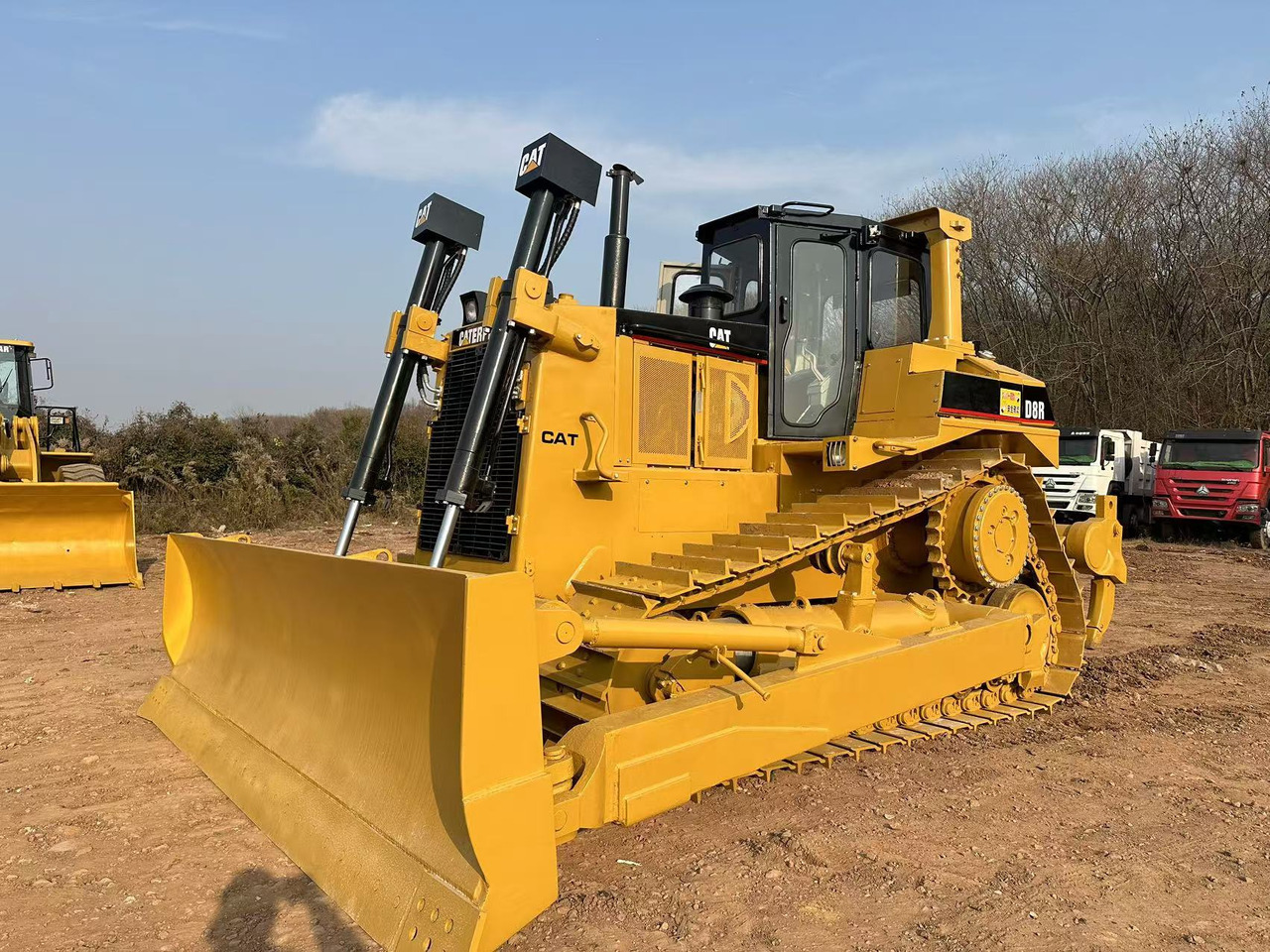 CATERPILLAR D8R bulldozer - Bulldozer: picture 1 CATERPILLAR D8R bulldozer - Bulldozer: picture 1