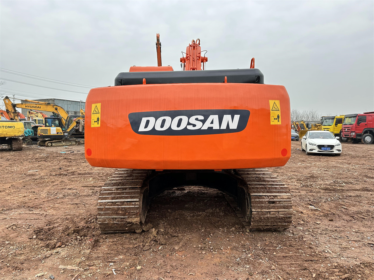DOOSAN DH220 - Crawler excavator: picture 5 DOOSAN DH220 - Crawler excavator: picture 5