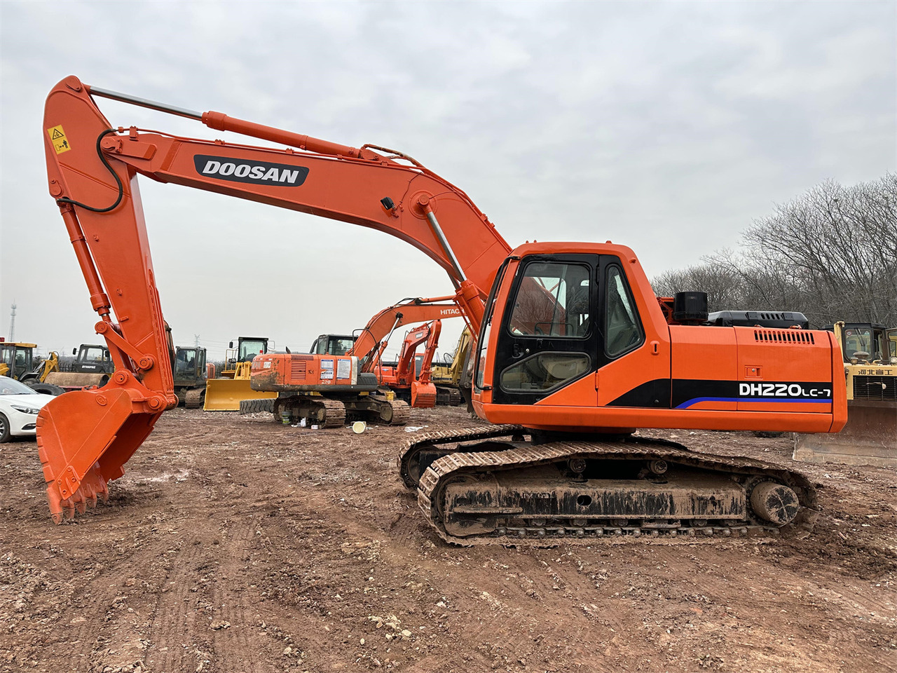 DOOSAN DH220 - Crawler excavator: picture 2 DOOSAN DH220 - Crawler excavator: picture 2