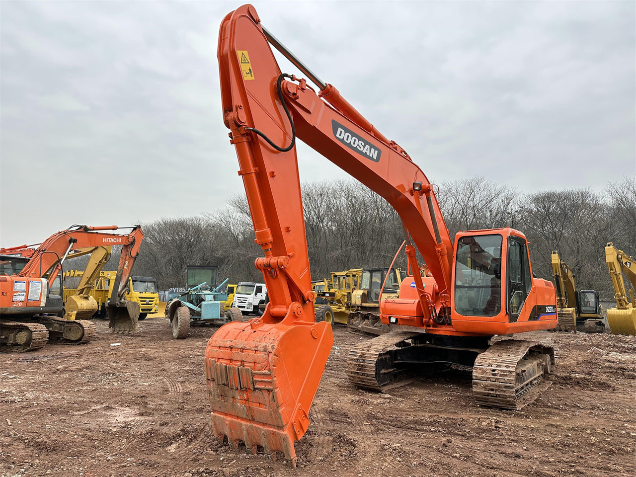 DOOSAN DH220 - Crawler excavator: picture 3 DOOSAN DH220 - Crawler excavator: picture 3