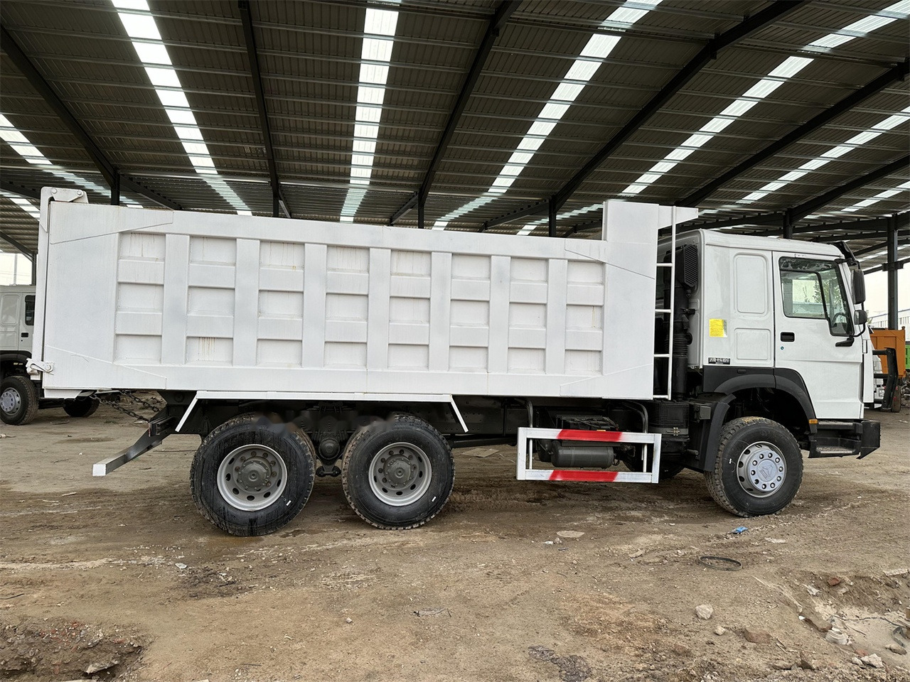 SINOTRUK HOWO 371 Dump Truck - Tipper: picture 5 SINOTRUK HOWO 371 Dump Truck - Tipper: picture 5