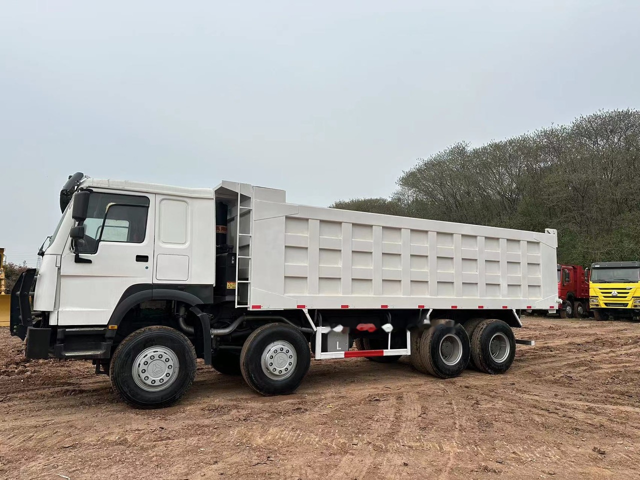 SINOTRUK HOWO 371 with Bumper - Tipper: picture 5 SINOTRUK HOWO 371 with Bumper - Tipper: picture 5