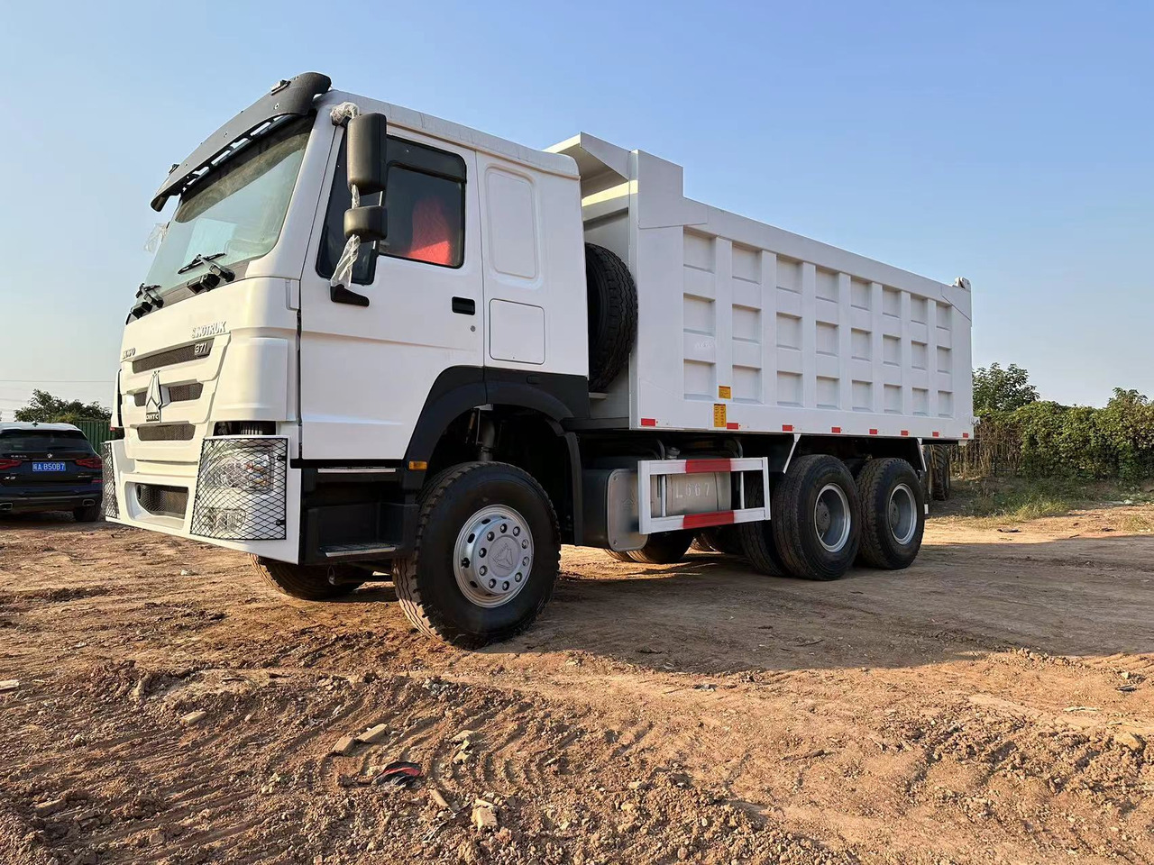 SINOTRUK HOWO 371hp 6x4 - Tipper: picture 3 SINOTRUK HOWO 371hp 6x4 - Tipper: picture 3