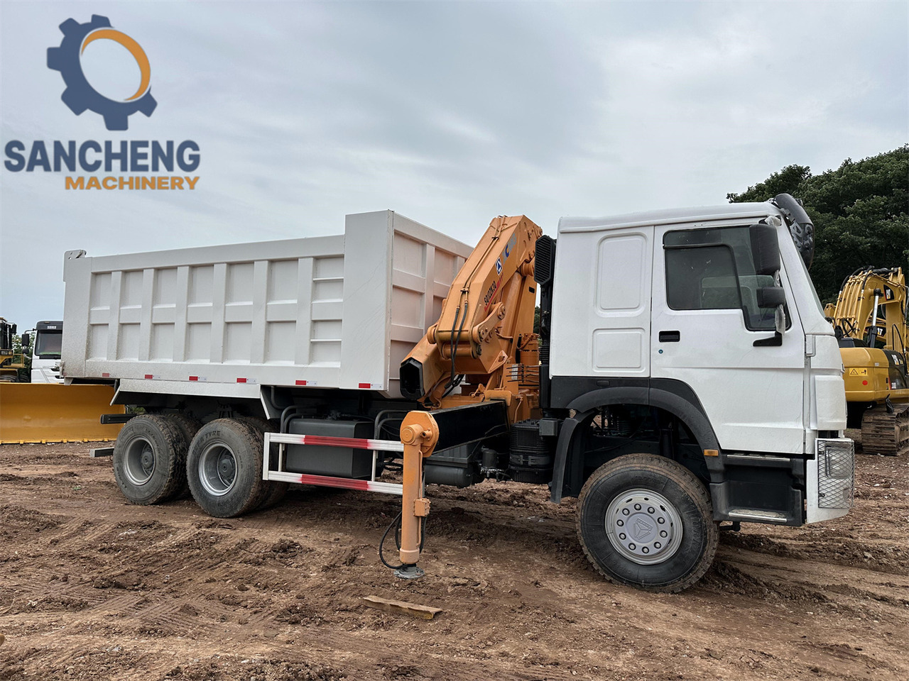 Leasing of SINOTRUK Howo 371 6x4 crane truck SINOTRUK Howo 371 6x4 crane truck: picture 11
