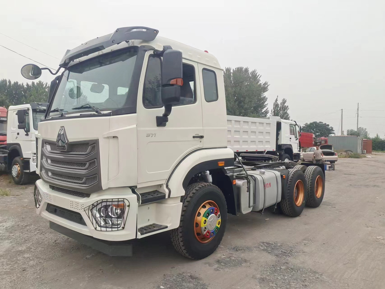 SINOTRUK HOWO 371hp 6X4 Tractor unit - Tractor unit: picture 2 SINOTRUK HOWO 371hp 6X4 Tractor unit - Tractor unit: picture 2