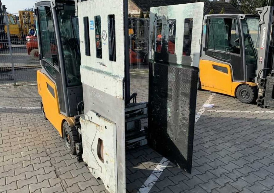 Cascade 28G-CCX-2A-75359R0, Kartonklammer - Clamp for Material handling equipment: picture 2 Cascade 28G-CCX-2A-75359R0, Kartonklammer - Clamp for Material handling equipment: picture 2