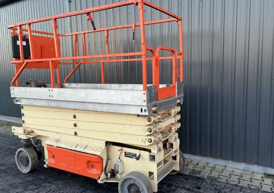JLG 2646ES - Scissor lift: picture 3 JLG 2646ES - Scissor lift: picture 3