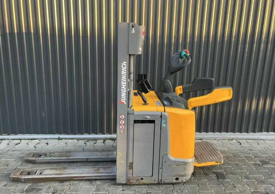 Jungheinrich ERC212z - Stacker: picture 5 Jungheinrich ERC212z - Stacker: picture 5