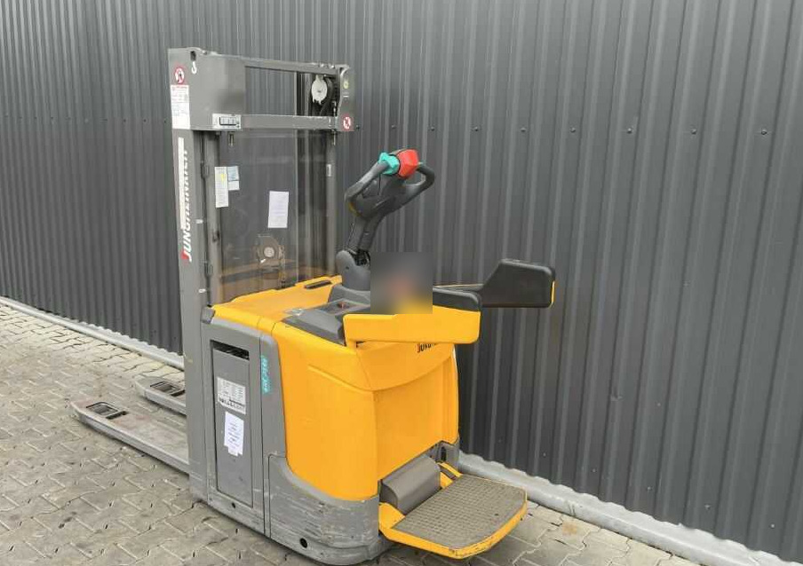 Jungheinrich ERC214z - Stacker: picture 3 Jungheinrich ERC214z - Stacker: picture 3