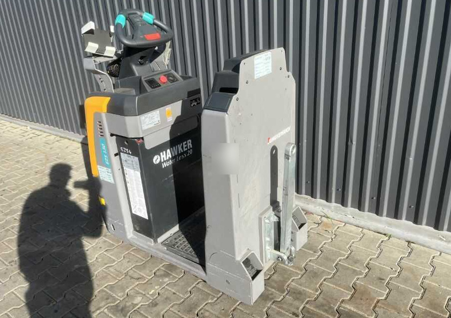 Jungheinrich EZS130 - Tow tractor: picture 3 Jungheinrich EZS130 - Tow tractor: picture 3