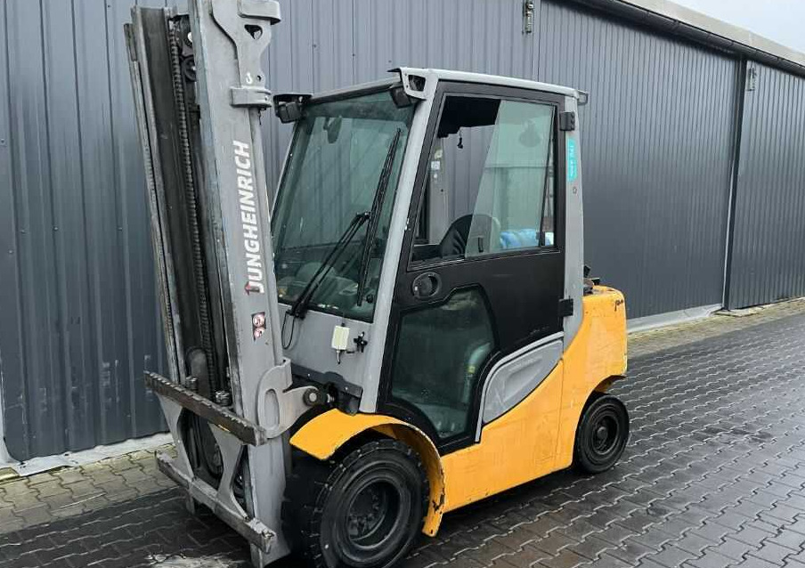 Jungheinrich TFG430s - LPG forklift: picture 1 Jungheinrich TFG430s - LPG forklift: picture 1
