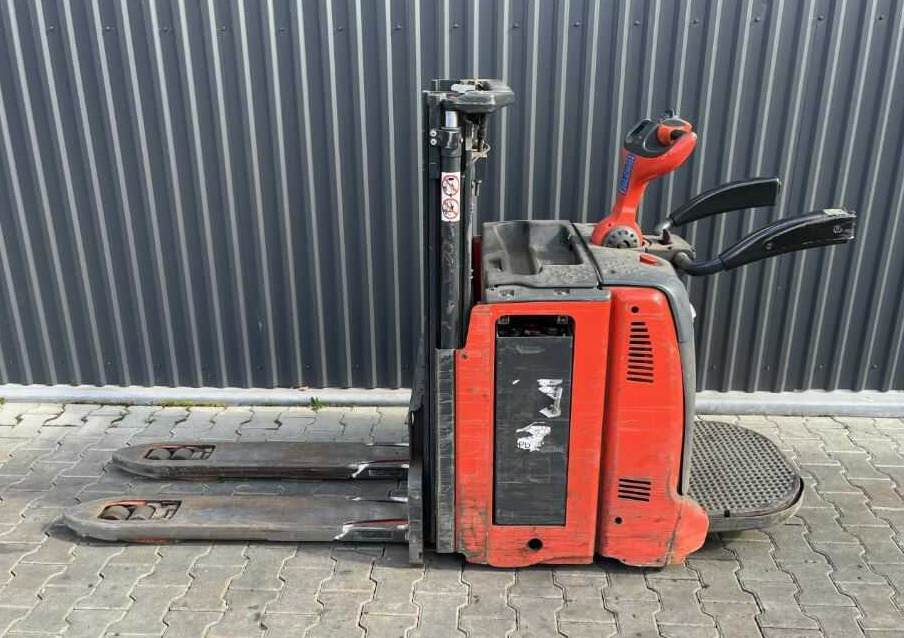 Linde D12AP - Stacker: picture 2 Linde D12AP - Stacker: picture 2