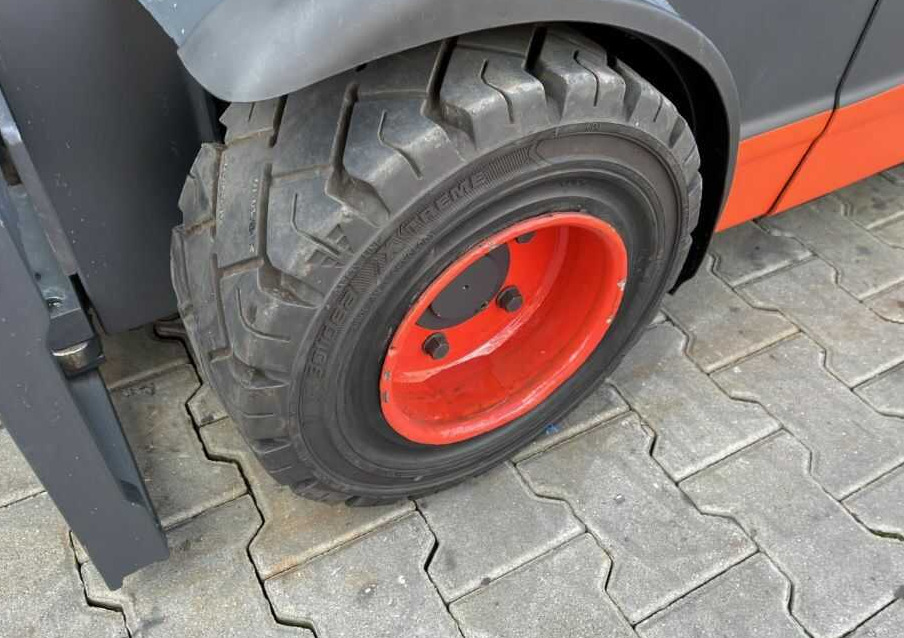 Electric forklift Linde E20PH-02: picture 9 Electric forklift Linde E20PH-02: picture 9