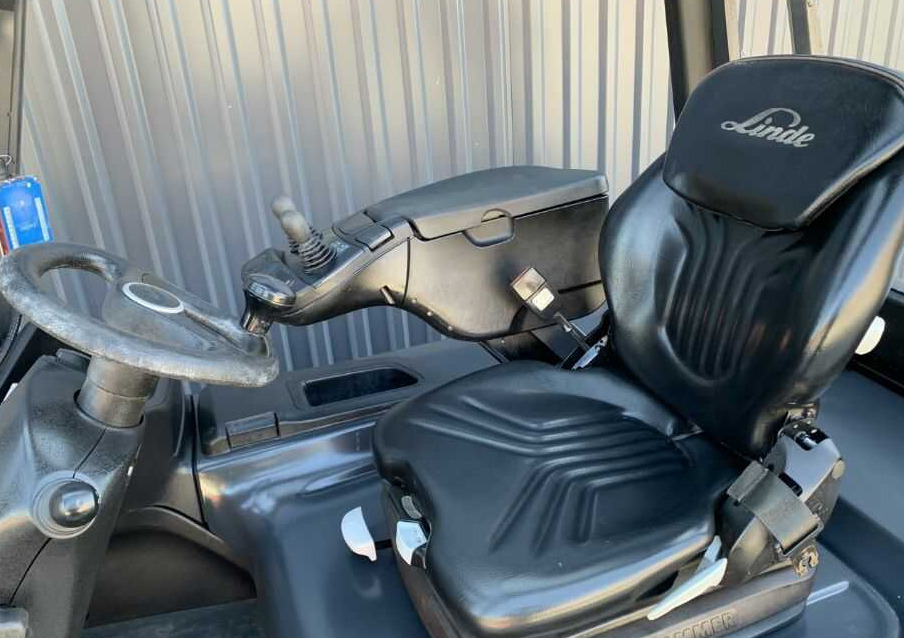 Linde E30L-01 - Electric forklift: picture 3 Linde E30L-01 - Electric forklift: picture 3